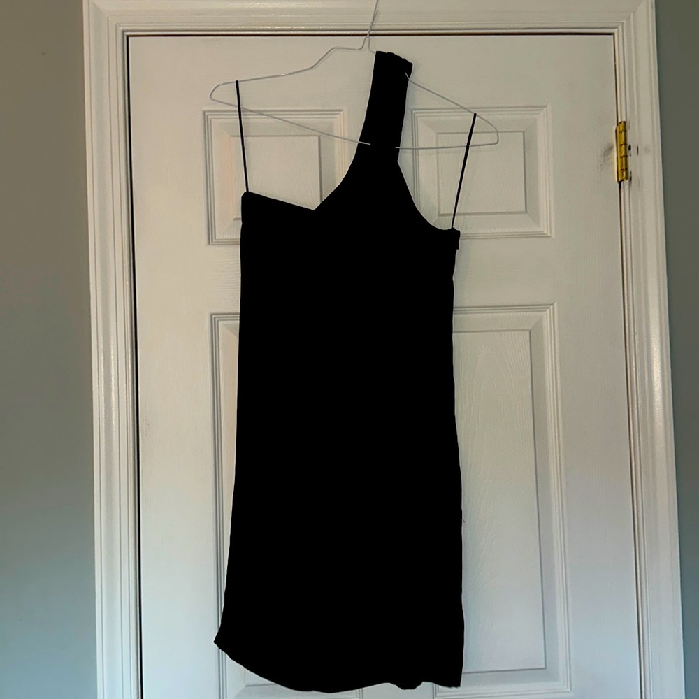 One shoulder black Zara dress size medium